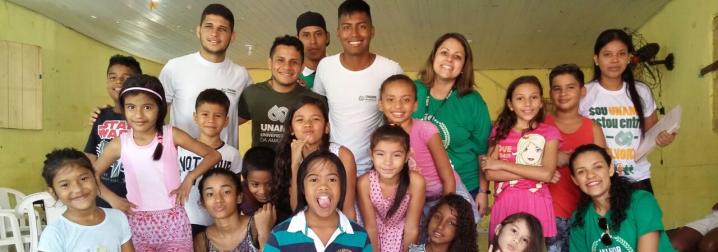 Discentes atendem crianças e idosos na comunidade da Vila da Barca